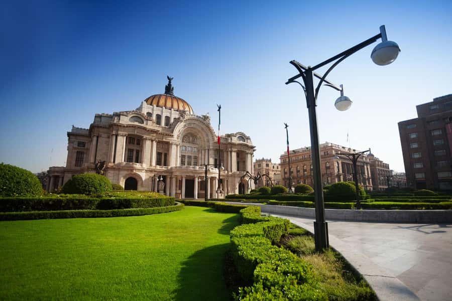 Mexico City: Night Bus Tour - Starting at the Zócalo and Metropolitan Cathedral