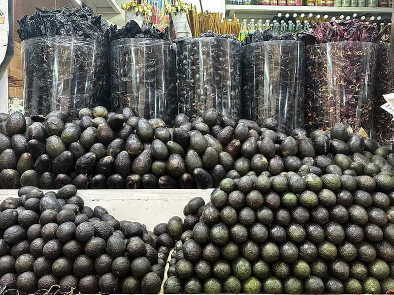 Mexico City: Old Town Food Tour of 7 Tastings & Secret Dish - Pastries and chocolate to finish the meal