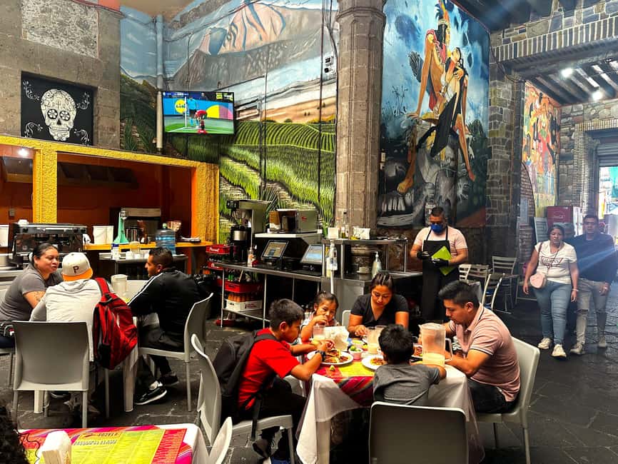 Mexico City: Old Town Food Tour of 7 Tastings & Secret Dish - What the guides add to the route
