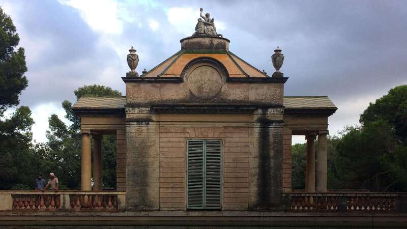 Mexico City: Private Chapultepec Park Bike Tour - Fountains, poets, and Moctezuma’s baths