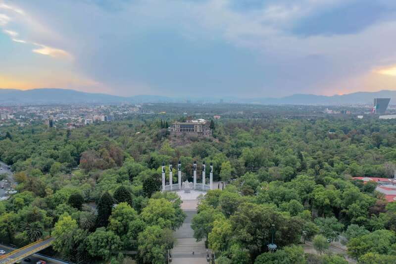Mexico City: Private Chapultepec Park Bike Tour - Lake Chapultepec and the zoo