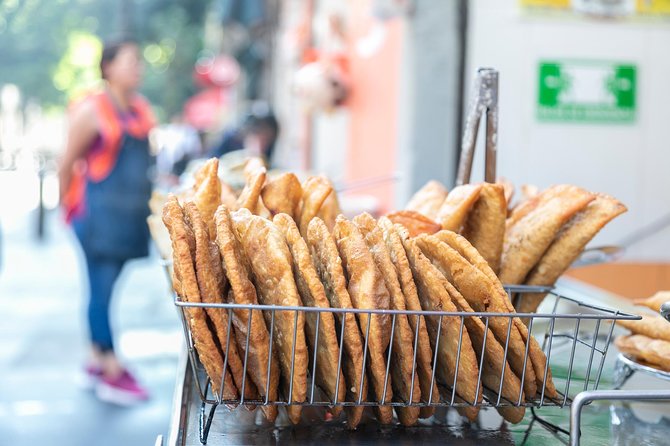Mexico City: Roma & Condesa Private & Personalized Walking Tour - Guide style, language, and group fit