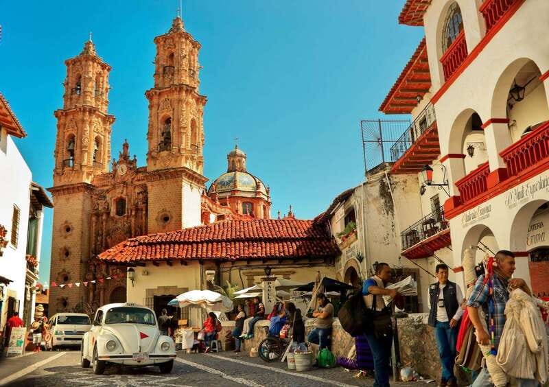 Mexico City: Taxco & Cuernavaca Tour with Pre-Hispanic Mine - A short stop in Cuernavaca