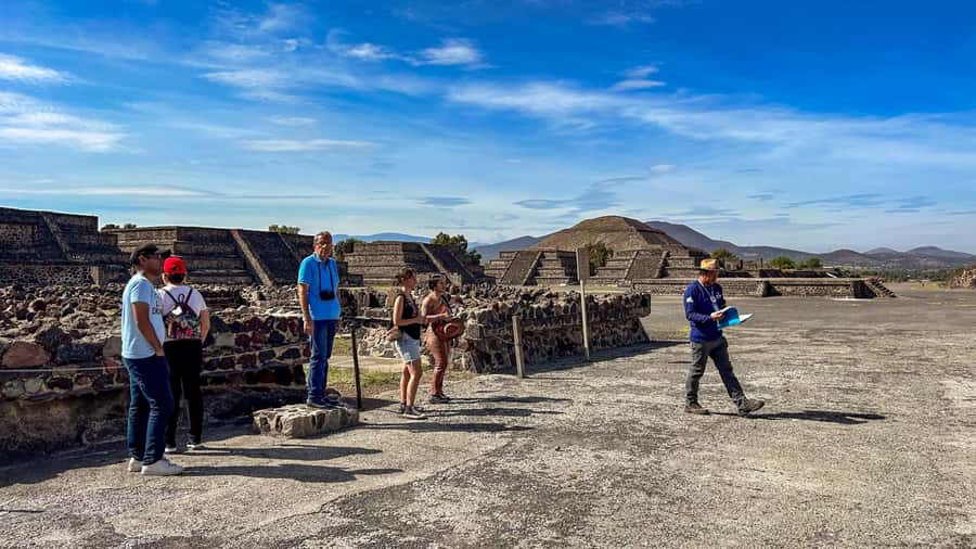 Mexico City: Teotihuacan, Tlatelolco & Guadalupe Shrine Tour - Why this nine-hour route works