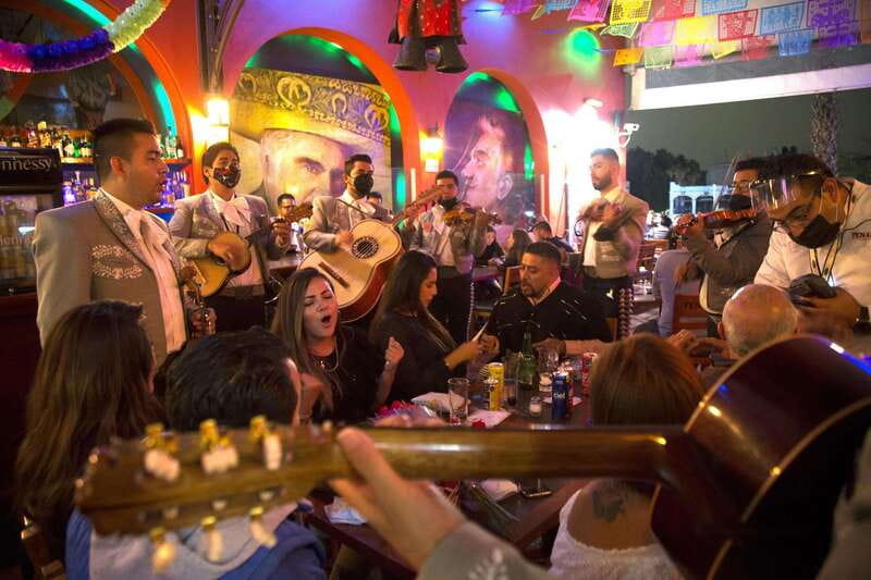 Mexico City: Traditional Mexican Bars of the Historic Center - Cantina Reforma and the old-school bar setting