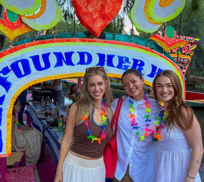 Mexico City: Xochimilco Boat Party with Unlimited Drinks - What happens during the two-hour schedule