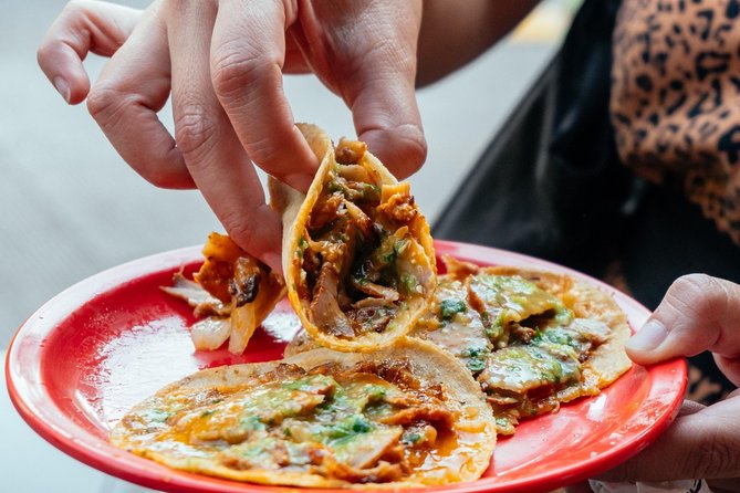 Mexico Private Food Tour With Locals Including 10 Tastings - Why the guide matters so much