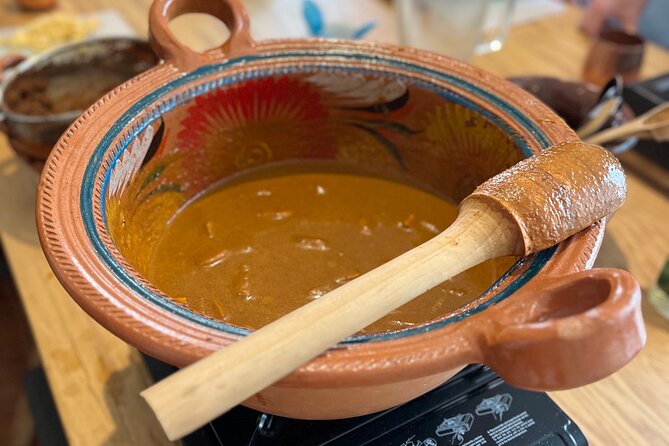 Multi-Variety Mole Class in a Condesa home or art gallery rooftop - Making the fresh green mole verde