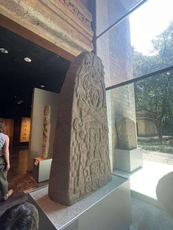 National Museum of Anthropology: a journey into Mexico's past - English lang. - Hector’s teaching style and the use of visual aids