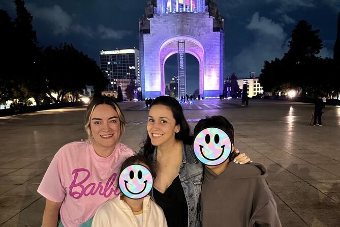 Night tour + tacos in Mexico City fully illuminated! - Why Mexico City is especially good after dark