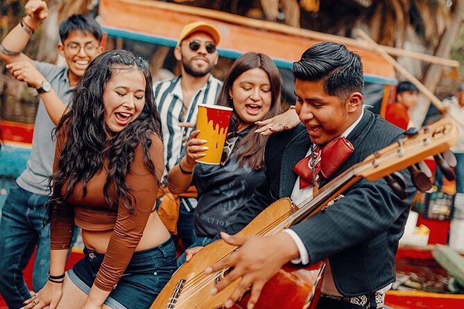 PREMIUM Frida Kahlo Museum and Xochimilco (Small Groups) - Guides who make the day easier