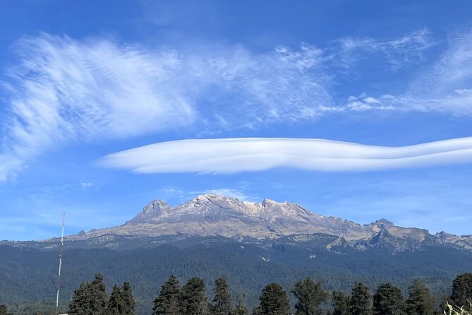 Private Hike next to volcano at 14800 ft. from Mexico city - The 7 a.m. departure from Mexico City