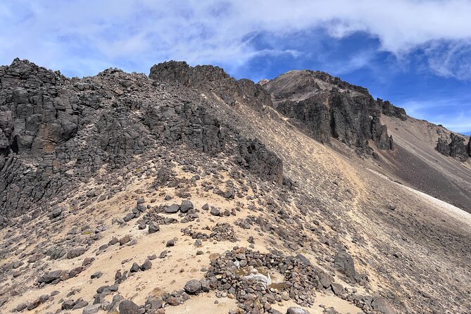 Private Hike next to volcano at 14800 ft. from Mexico city - The rough ride to La Joya at 4,000 meters