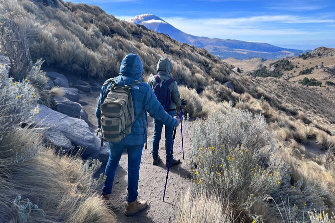 Private Hike next to volcano at 14800 ft. from Mexico city - Views toward Popocatépetl, Toluca, and La Malinche