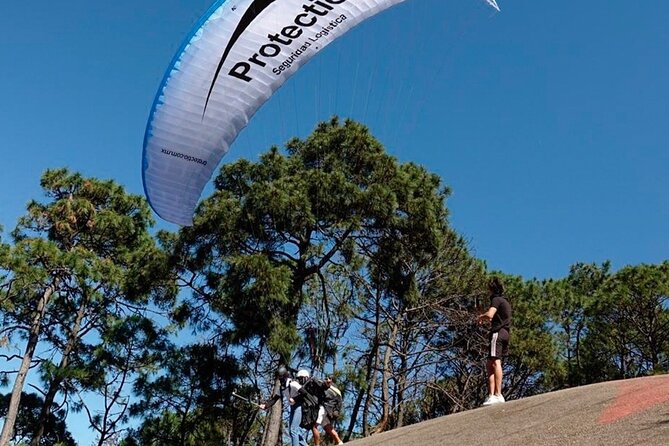 Private Paragliding Flight in Valle de Bravo with Instructor - From Booxalotl to the Tower launch site