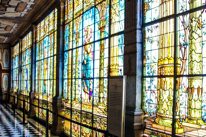 PRIVATE Tour Chapultepec Castle - Starting at Estela de Luz and entering the forest