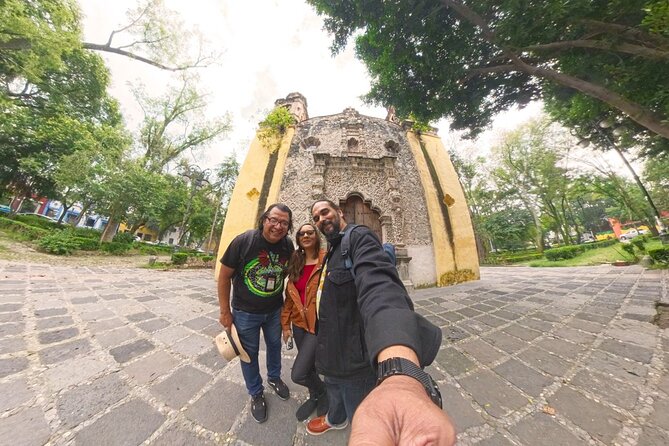 Private Tour Coyoacan & Frida Kahlo's Neighbourhood - Best Rated - Plaza Coyoacán and the market experience