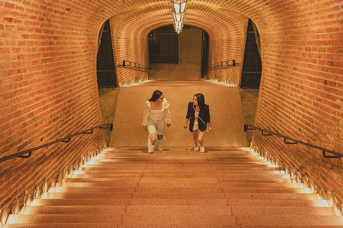 Private tour Freixenet Winery & Peña de Bernal - The guide and driver can shape the day