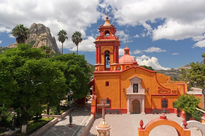 Private tour Freixenet Winery & Peña de Bernal - Is $436 per person a fair price?
