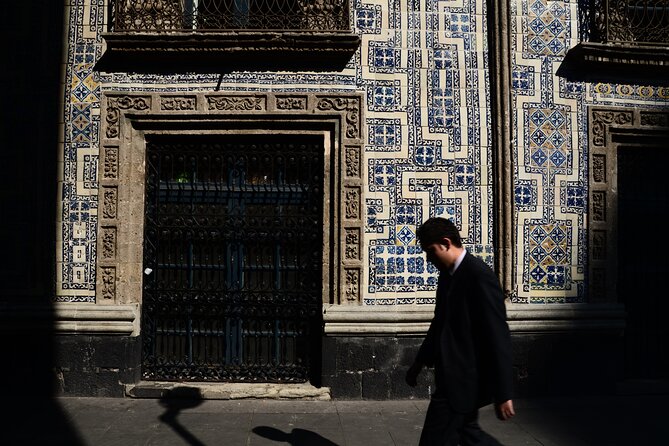 Private Tour in Mexico City with an Award Winning Author - A private introduction to Mexico City with Francisco