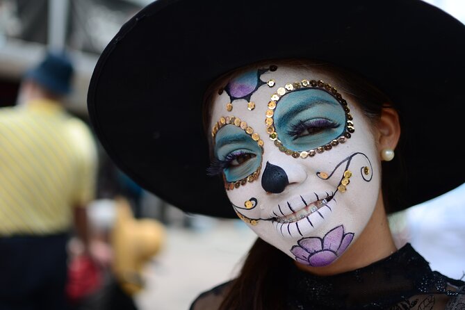 Private Tour in Mexico City with an Award Winning Author - The real reward: courtyards, murals, and public buildings
