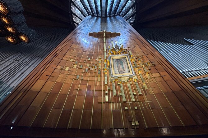 Private Tour in Our Lady of Guadalupe Basilica - Climbing Tepeyac Hill to the chapel of the Cerrito