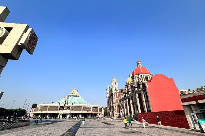Private tour of the basilica of Guadalupe with Guadalupano museum - Walking Up Tepeyac Hill to Cerrito Chapel