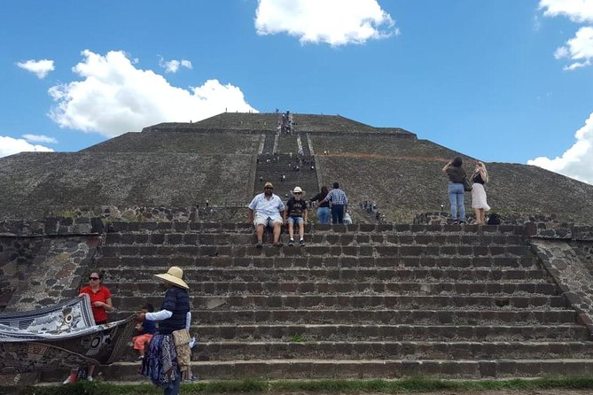Private Tour: Teotihuacan and Guadalupe Shrine - Guides, drivers, and the value of privacy