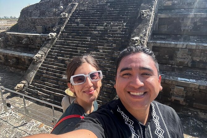 Private Tour: Teotihuacán/Basílica de Guadalupe Hotel Pick Up - The Basilica of Guadalupe in the afternoon