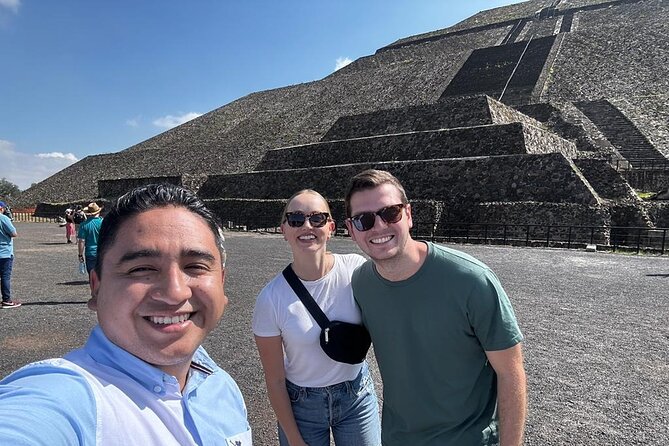 Private Tour: Teotihuacán/Basílica de Guadalupe Hotel Pick Up - Teotihuacán and four hours among the pyramids
