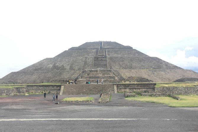 Private Tour Teotihuacan Pyramids & Basilica of Guadalupe - Teotihuacan and the Pyramid of the Sun