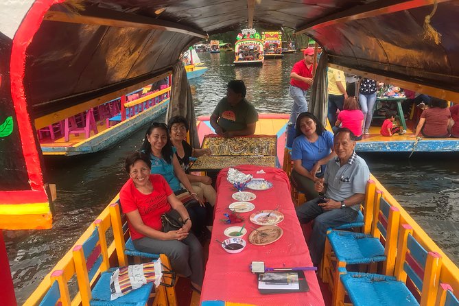 Private Tour to Coyoacán & Xochimilco. - Boarding a trajinera at Nativitas