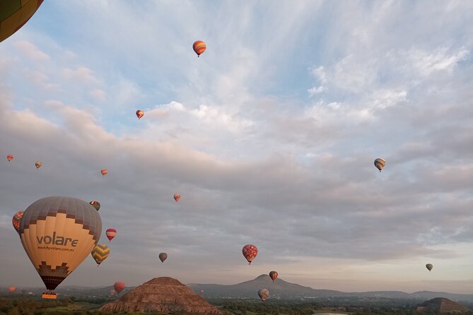 Private Tour to Teotihuacán with Transportation - The guides shape the experience
