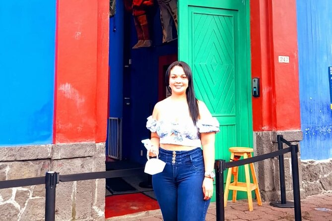 Private Tour to Xochimilco, Coyoacan and the World of Frida Kahlo - What the guide and vehicle add