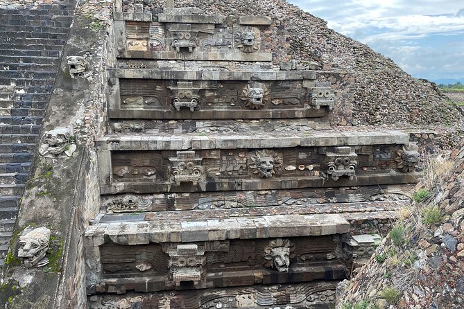 Private Tour with Archaeologist and VR Experience at Teotihuacan - Starting at Gate 1 and walking the Avenue of the Dead