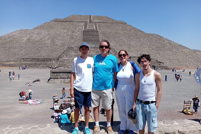 Private VIP Tour Pyramids of Teotihucan and Basilica - Best Rated - An obsidian workshop in San Juan Teotihuacan