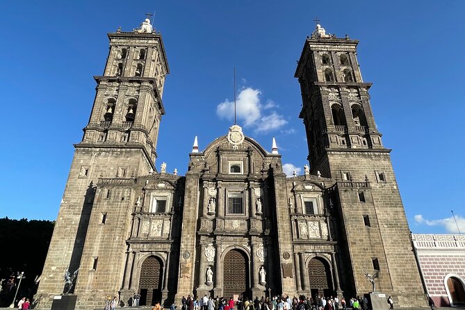 Puebla, Cholula & Tonantzintla Day Tour - Cholula’s pyramid and the limits of a panoramic stop