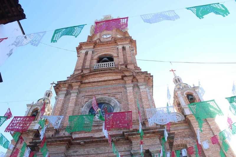 Puerto Vallarta: City Tour, Tequila and Coffee Factory Tour - What the guides add to the experience