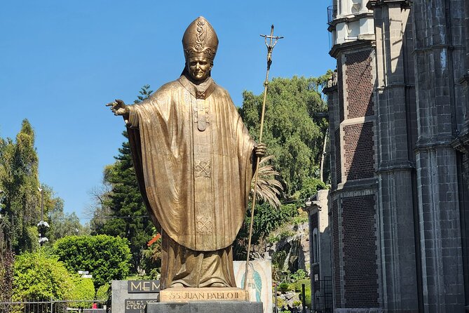 Pyramids and Basilica of Guadalupe Tour with Round Transport - Walking through Teotihuacán in 90 minutes