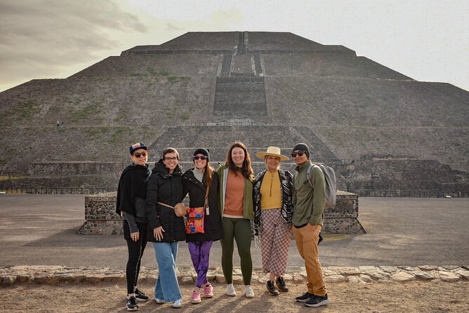 Pyramids of Teotihuacan and restaurant la Gruta (Original) - The early ride from Mexico City