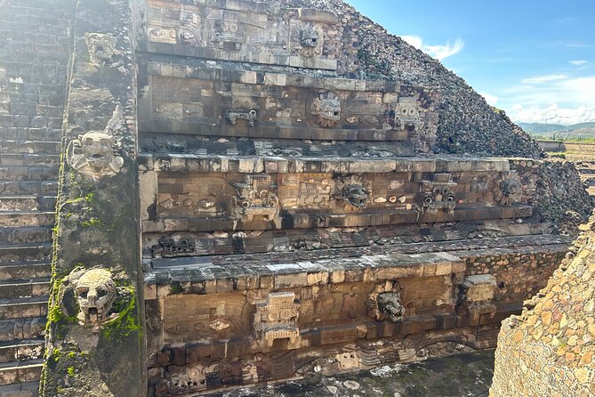Pyramids of Teotihuacan and restaurant la Gruta (Original) - Tequila tasting and artisan stops