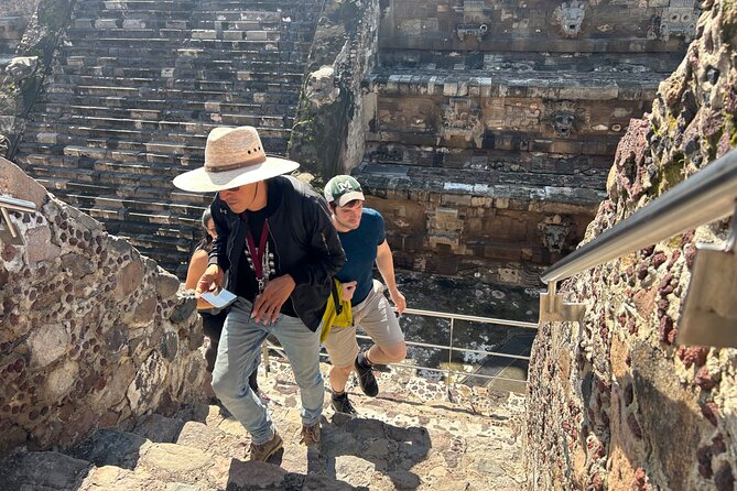 Pyramids of Teotihuacan and restaurant la Gruta (Original) - Shared tour value at $47.20