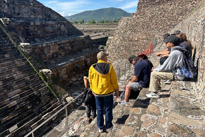 Pyramids of Teotihuacan Dawn (Tequila and Mezcal Tasting) - The craft cooperative at El Quetzal Artesanias