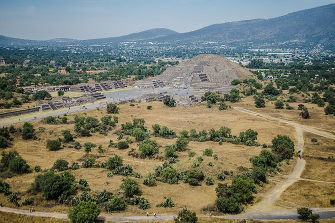 Pyramids of Teotihuacan, Guadalupe Shrine & Tlatelolco Tour - The Basilica of Guadalupe deserves more time