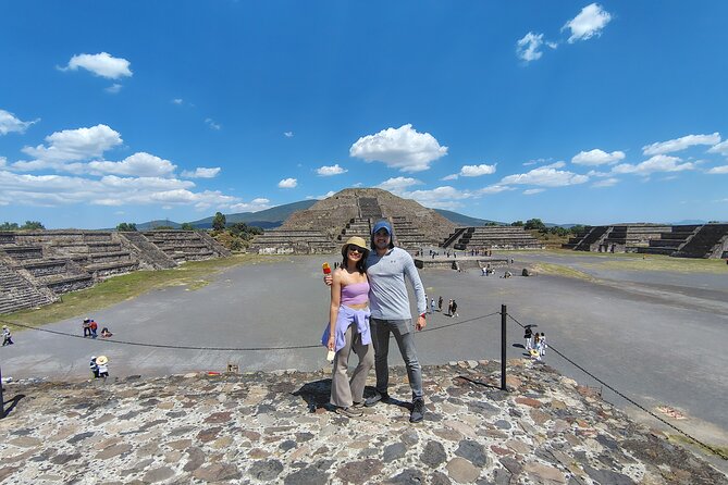 Pyramids of Teotihuacan without traps for tourists morning or afternoon - Walking the Avenue of the Dead