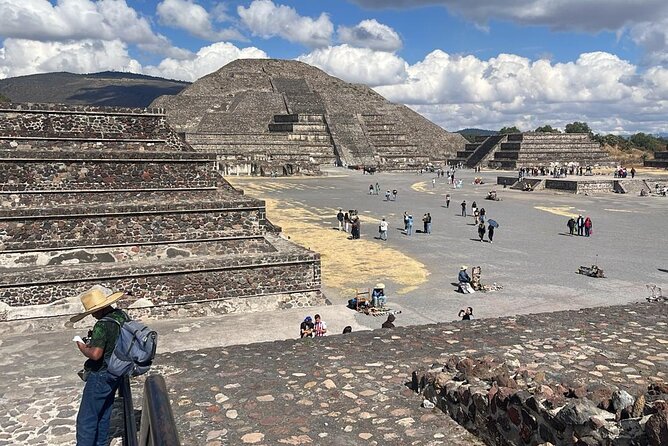 Pyramids of Teotihuacan without traps for tourists morning or afternoon - The 7:40 AM departure from Mexico City