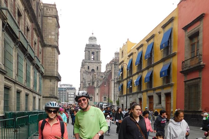 Ride Mexico City Historic Center, highlights w/ taco stop - Tacos, water, and the practical value of lunch