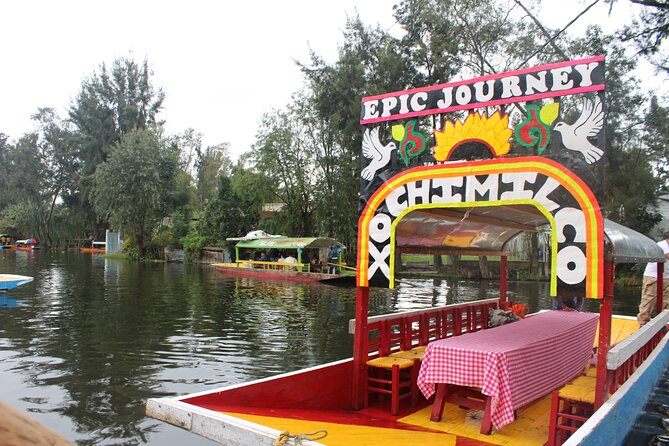 Riding Boats +Warm Mex Food+ Frida Kahlo's neighborhood (private) - Key points at a glance