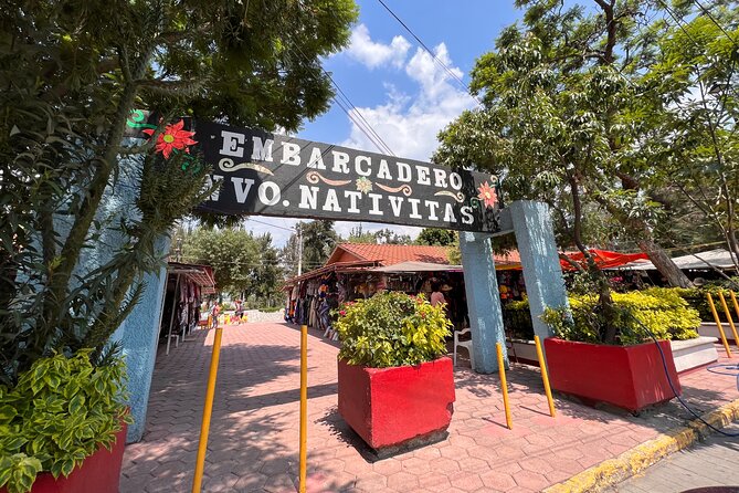 Riding Boats +Warm Mex Food+ Frida Kahlo's neighborhood (private) - Coyoacán, from Frida Kahlo’s exterior to the central plaza