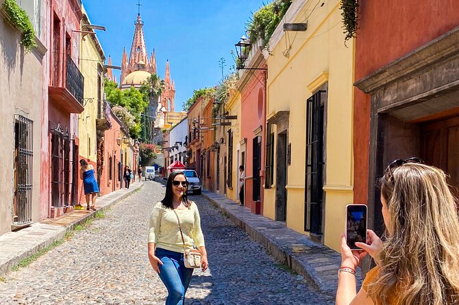 San Miguel de Allende Tour from Mexico City - Casa de Allende and the Civic Plaza